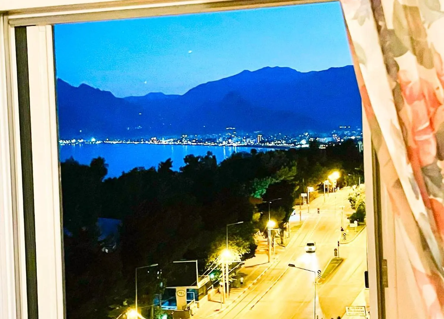 Peaceful Holiday-Sea View-Room Antalya Homestay